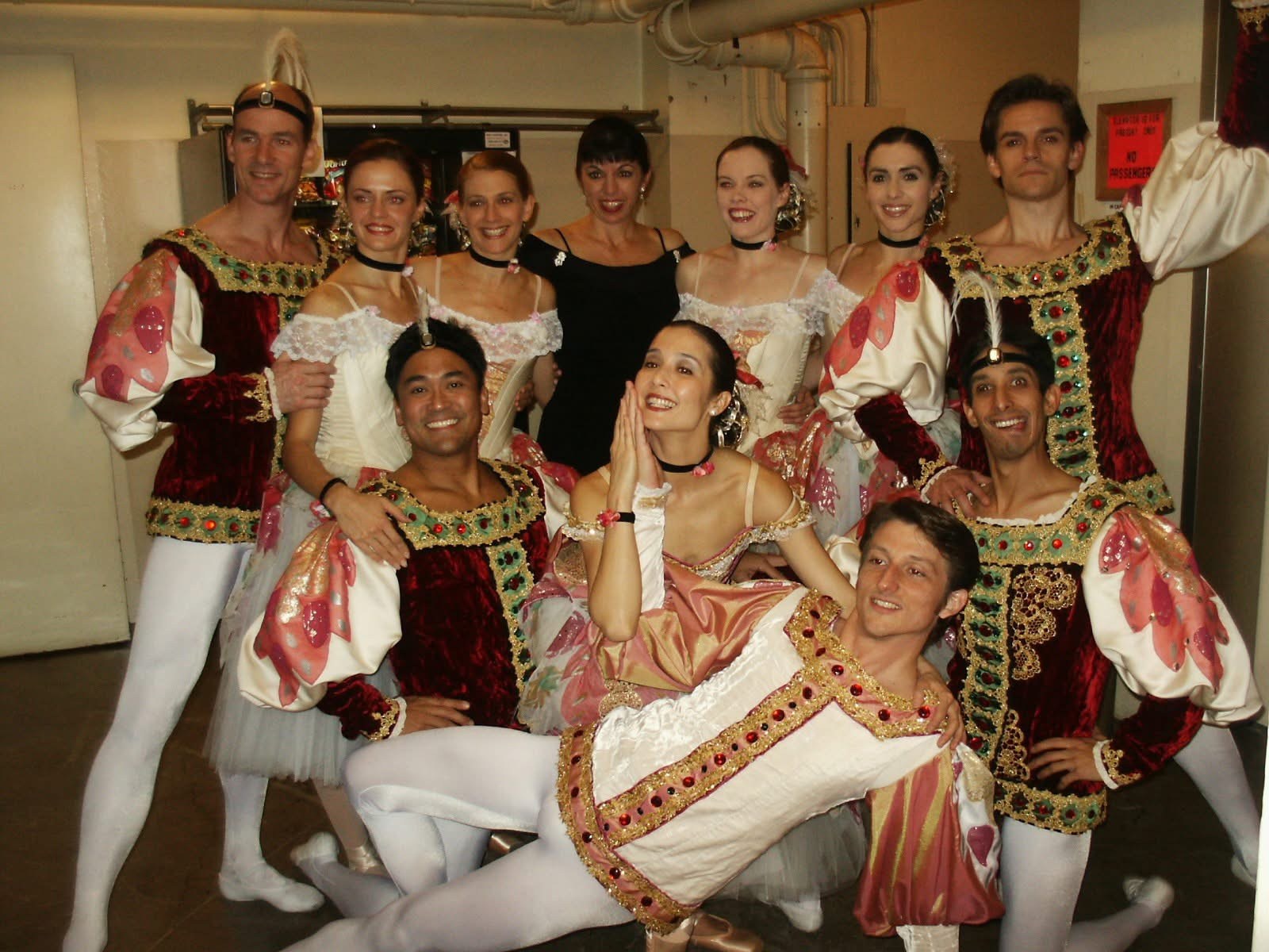 Lisa backstage with fellow performers